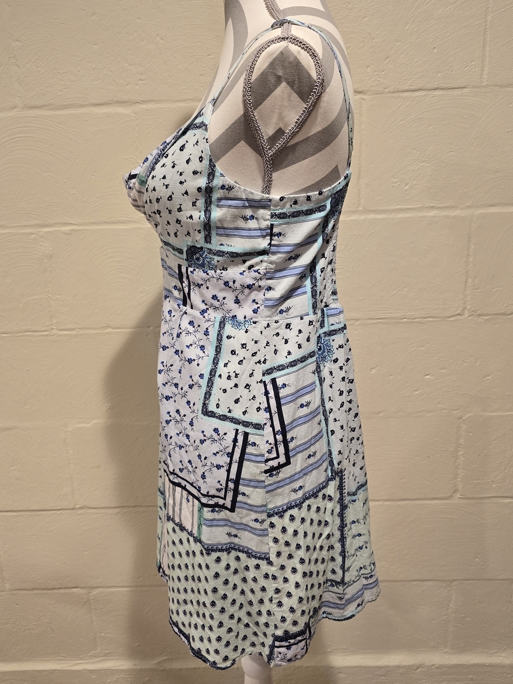 LOFT Patchwork Floral Twist-Cutout Cami Dress Womens 10 Boho Cottagecore. - Picture 4 of 12